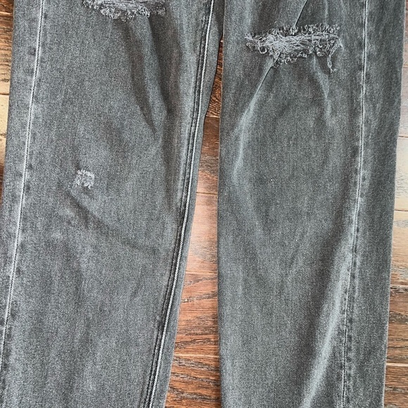 American Eagle Mom Jeans - Picture 11 of 11